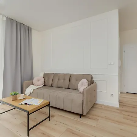 Cozy Orawska With Balcony By Renters Kraków