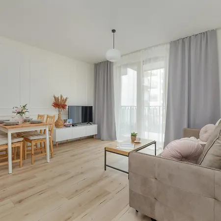 Appartement Cozy Orawska With Balcony By Renters