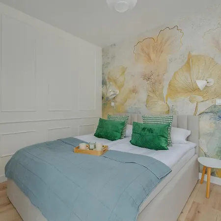 Cozy Orawska With Balcony By Renters Cracóvia