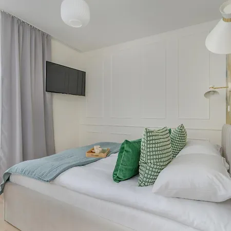 Cozy Orawska With Balcony By Renters Lejlighed Kraków