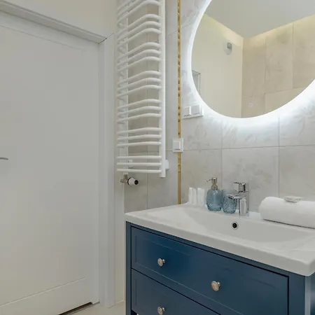 Cozy Orawska With Balcony By Renters