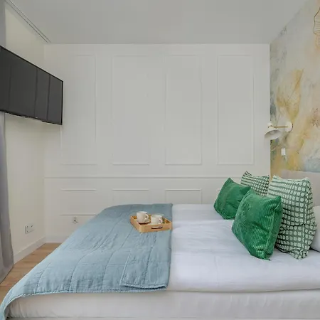 Cozy Orawska With Balcony By Renters Apartman