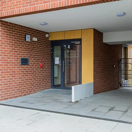 Cozy Orawska With Balcony By Renters Krakkó