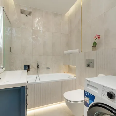 Cozy Orawska With Balcony By Renters Apartman